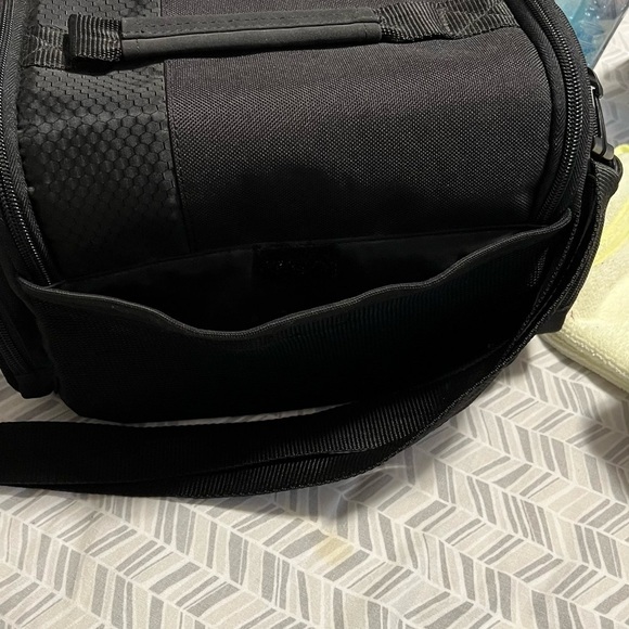 Camera bag with lots of pockets - Picture 7 of 9